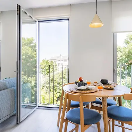 Vilar Studio With Ac & Garden | Palacio De Cristal Apartman *